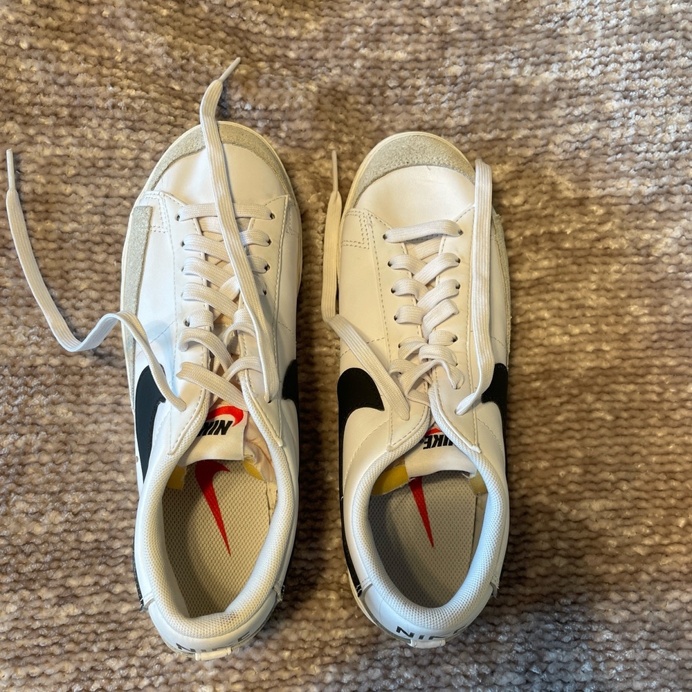Women’s Nike platform blazers